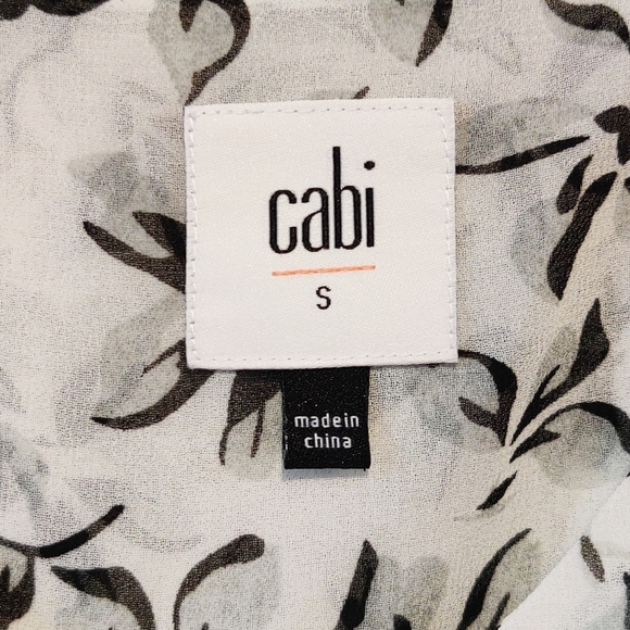Cabi Sleeveless Blouse w/ Flutter Back - Picture 2 of 12